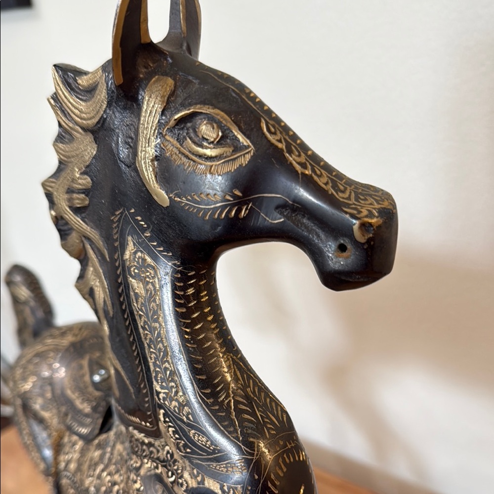 Damascene Horse Sculpture - Picture 2 of 16